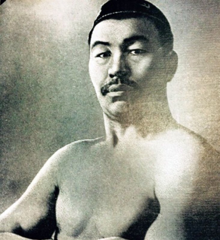 Ұлтын әлемге танытқан алғашқы спортшы Қажымұқан Мұңайтпасұлының өмірбаяны