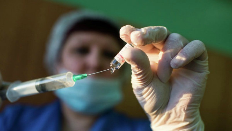 Дәрігер лас шприцті пайдаланып, 400-ден астам адамға ВИЧ жұқтырды