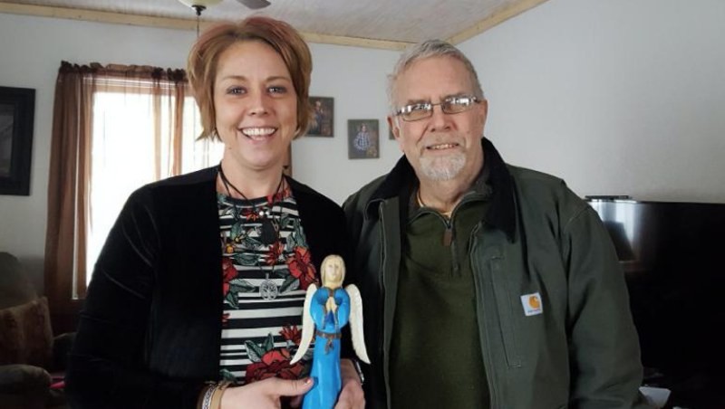 Жас ана қызын 2 жыл бұрын құтқарып қалған өрт сөндірушіге бүйрегін сыйлады