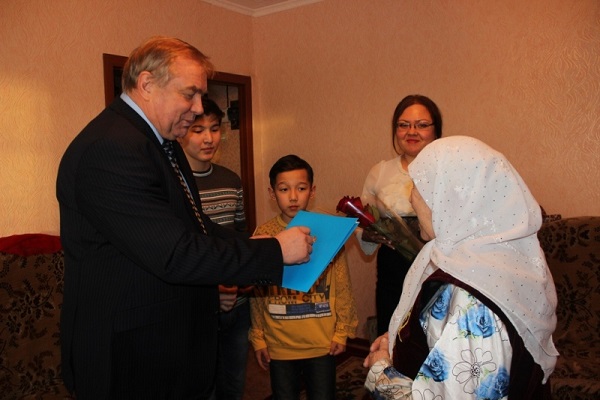 Аяқ арасындағы ләззат Дағыстандық қызбен порно