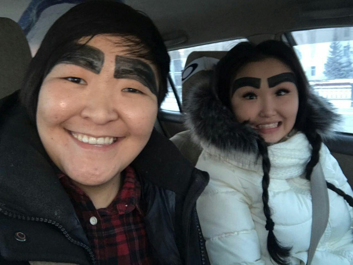 Үйде қырынбаған письки