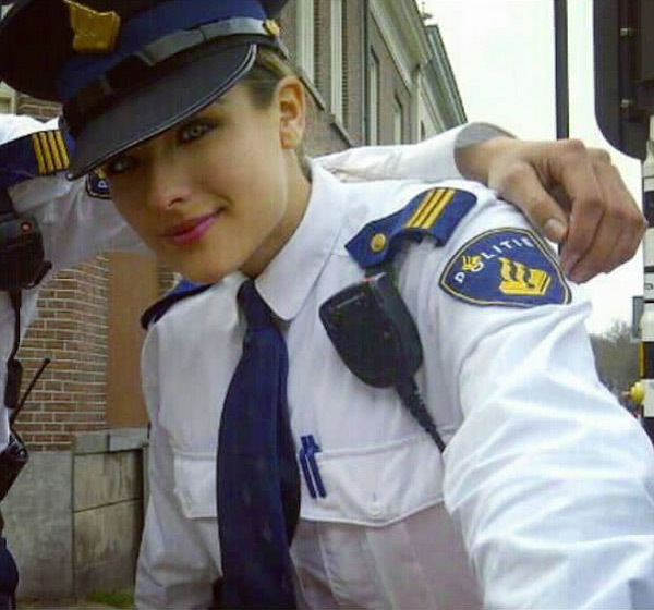 Командирдің әйелінің порно видеосы