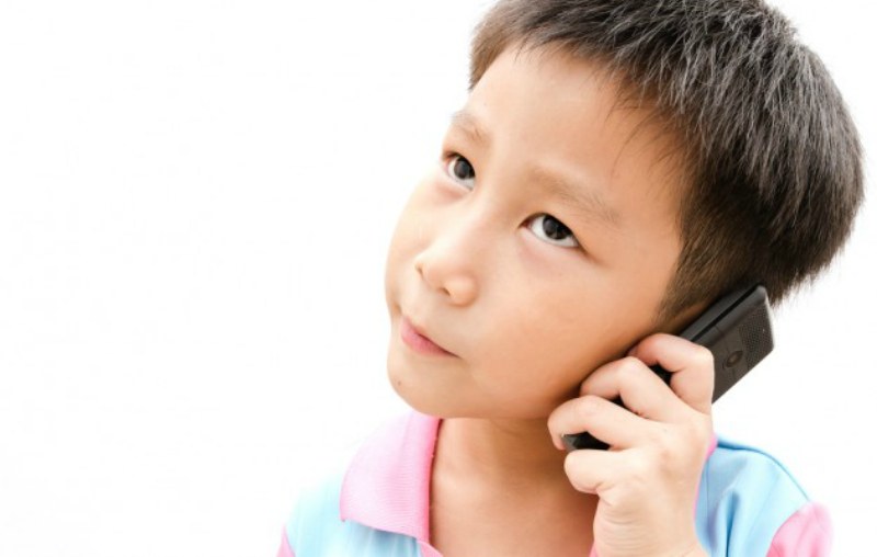 Орыс порносы: ағасы мен әпкесі диванда жыныстық қатынасқа түсуі