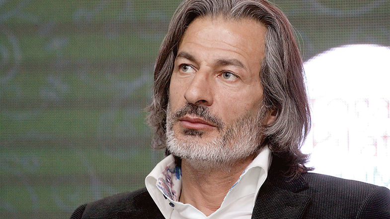 Әйелі күйеуінің көзінше басқа еркектің ұрығын жұтады