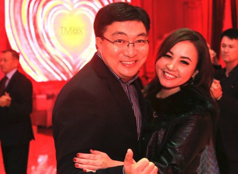 Жұбайы Бейбітті туған күнімен құттықтап, өлең арнаған Тоқтар Серіков жұртты сүйсіндірді