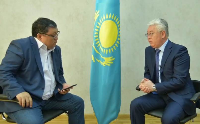 Атамқұлов KADEX-те көз жұмған азаматтың туыстарынан ел алдында кешірім сұрады