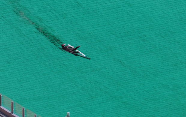 Нұрсұлтан Назарбаевтың көз алдында 125 метр биіктіктен құлаған спортшы