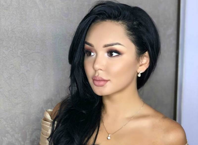 Жәния Джуринская: Қатал тәрбиенің кесірінен барлығымыз робот болып кеткенбіз