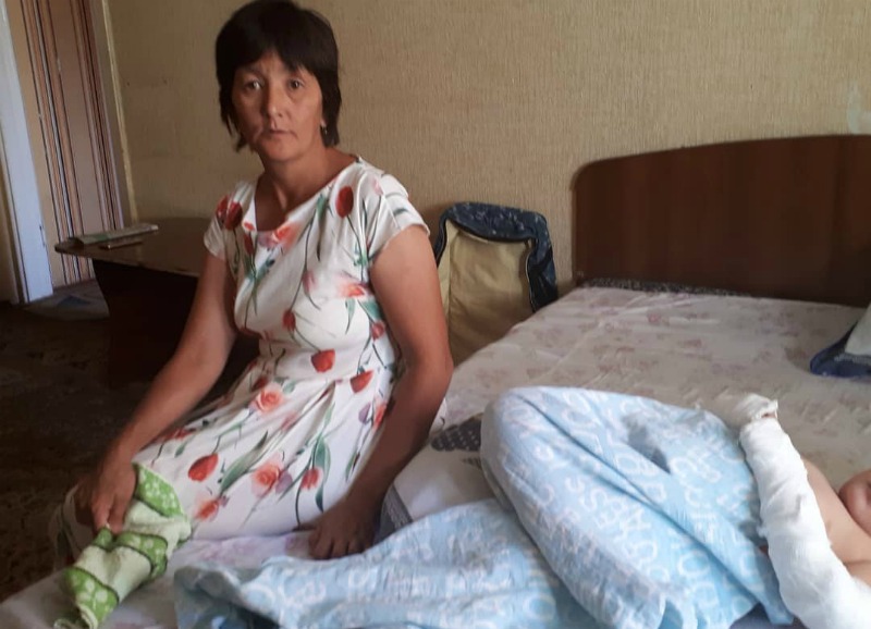 Әке, бала және шеше арасындағы жыныстық қатынас Интернеттегі порно: Орыс әйелімен көпшілік алдында секс