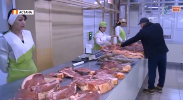 Ет дегенді ұмыттық: Қазақстандықтар ет бағасының қымбаттағанына шағымданды