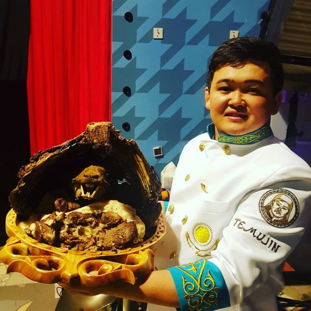 «Кежім табақ», «жаубүйрек», «қарын бүрме», «тас қарма»: Қазақтың ұмыт болған ұлттық тағамдарын жаңғырту