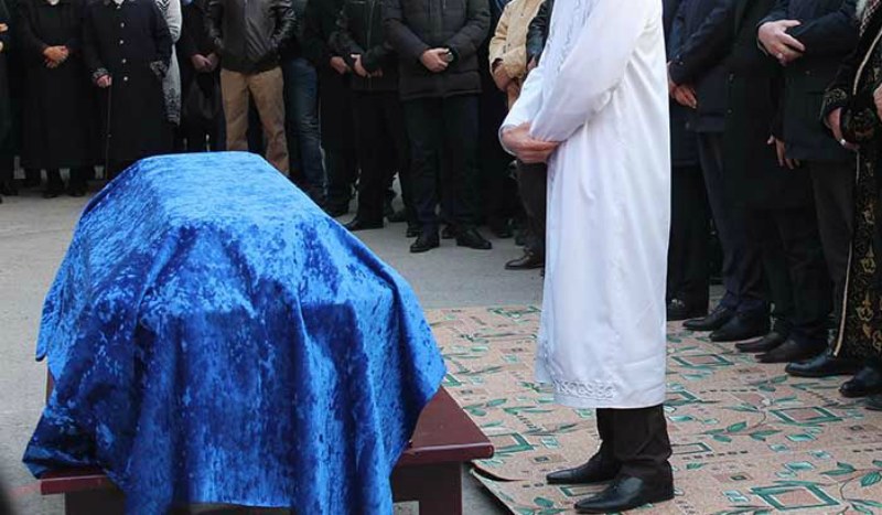 Күйеуі мен әйелі төсекте жыныстық қатынасқа түседі