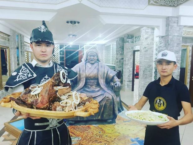 «Кежім табақ», «жаубүйрек», «қарын бүрме», «тас қарма»: Қазақтың ұмыт болған ұлттық тағамдарын жаңғырту