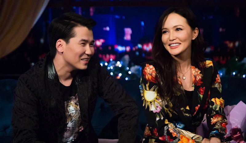 Тығыз трусиктердегі шығыңқы бөртпелер және жақыннан түсірілген фотосуреттер жоқ Жалаңаш орыс әйелдерінің кастингі