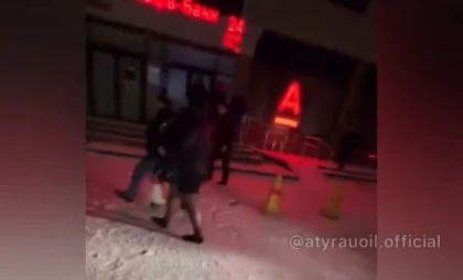 Атырауда нигериялық азаматқа тұрмысқа шыққан қыздың күйеуіне шабуыл жасалды