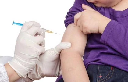 Қазақстанда балаларға қызылшаға қарсы вакцина салу міндеттеле ме – Министрдің жауабы