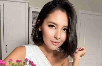 "Менімен селфи жасағысы келді": Айдана Меденова босану кезінде қандай қиындыққа тап болғанын айтты