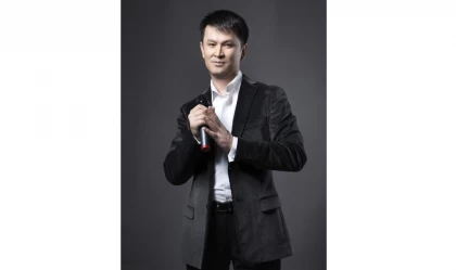 “Жастардың әндерін естіп қалсам, шошып кетемін”: Медеу Арынбаев сахна мәдениеті мен жас өнерпаздар жайлы ойын айтты