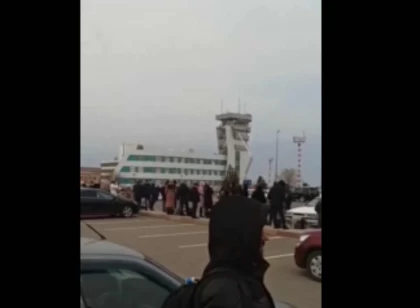 Ақтау әуежайынан адамдар эвакуацияланды
