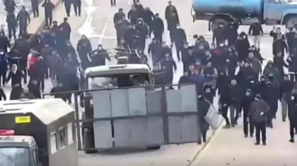 "Күш құрылымдарының қызметкерлерін КамАЗ-бен басқан": Қызылордада қаңтар оқиғасына қатысқан ер адам 17 жылға сотталды