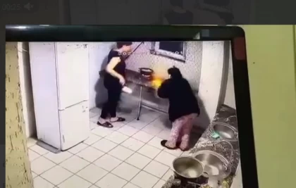 Алматы тұрғыны көршісінің үстіне қайнап тұрған су шашып жіберген (видео)