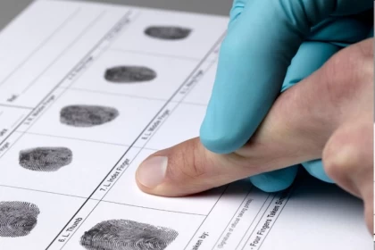 Саусақ іздерін ерікті түрде тіркеу: Бірнеше рет шегерілген заң жобасына бөлінген 26,5 миллиард теңге қайда жұмсалды