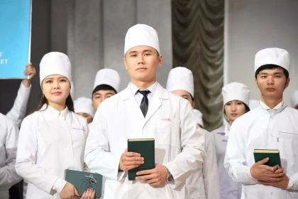 Қазақстанда қанша дәрігер жетіспейтіні белгілі болды 