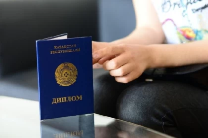 "Еңбек өтілін 7 жылға дейін ұзарту қажет": Депутат "Дипломмен ауылға" бағдарламасының талаптарын өзгертуді ұсынды