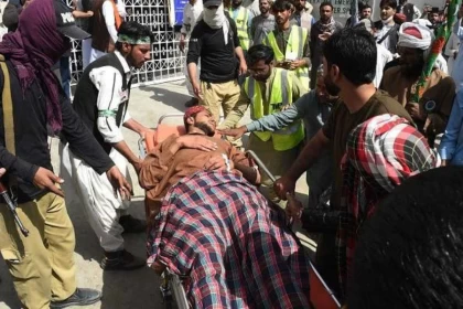 Пәкістанда екі мешітте жарылыс болған: 50-ден астам адам қаза тапты