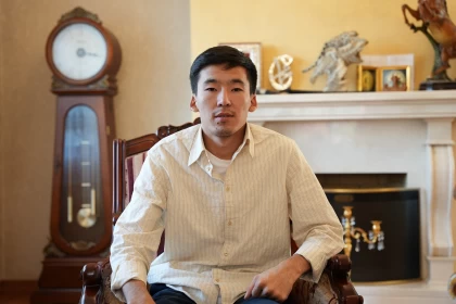 "Үкілі бала" атанған емші Ерболсын Серікбаев Ресейге не үшін көшіп кеткенін айтты