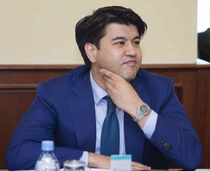 Нүкеноваға айына 4-5 миллион теңге аударып тұрған: Бишімбаев қанша табыс тапқанын айтты