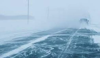 Қар көшкіні Шығыс Қазақстан облысына баратын жолды жауып қалды