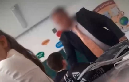 "Сен шаршаттың": Алматы облысында мұғалім мен 8-сынып оқушысы арасындағы жанжал видеоға түсіп қалды