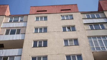 "Құлап кете ме деп қорқамыз": Алматыдағы жер сілкінісінен кейін қай көпқабатты үйдің қабырғасы жарылғаны белгілі болды