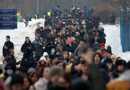 Навальныйды жерлеу рәсімі қалай өтті, Газада атыс алты аптаға тоқтай ма, Ауғанстанда әйелдердің тұтқындалып жатқаны рас па: Әлемдегі саяси жаңалықтарға шолу