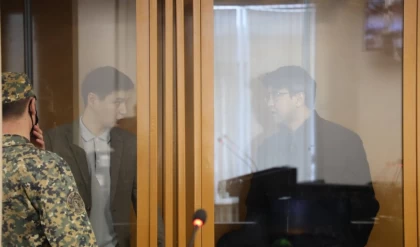 "Бишімбаевтан бөлек отырғызыңыздар": Байжанов сотта туысының өзіне қысым жасап жатқанын айтты (видео)