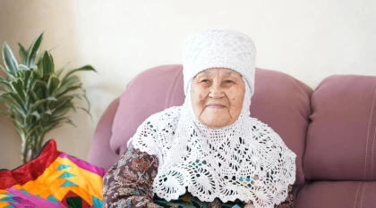 Ешқашан ауруханаға бармаған 100 жастағы әже құпиясын айтты