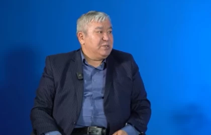 "Күмәнмен қараймын": Қалдыбек Құрманәлі әнұраннан Назарбаевтың атын сызып тастау керегін айтты