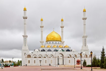 "Ифтар", "сухур", "ақи": Дін мамандары араб және парсы тілінен енген сөздерді қолдануды құптамайды