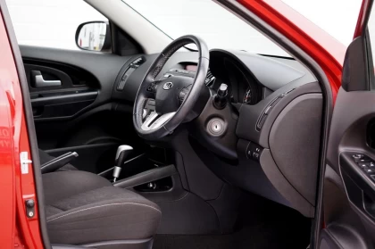 Kia көліктеріне қауіпсіздік жастықшасы мен белдігіндегі ақауға байланысты мыңдаған шағым түсті