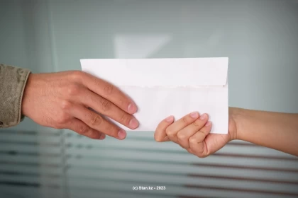 "115 миллион теңге жымқырып, елордадан пәтер алған": Түркістан облысында аурухананың бас дәрігері жемқорлықпен ұсталды