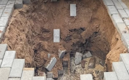 "Талдыкөл кек алып жатыр": Астанада жаяу жүргіншілер жолағы опырылып, қыз бала ішіне түсіп кетті