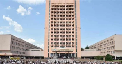 "Ішімдік ішіп, темекі шегеді, түсік жасатқан": ҚазҰУ-да студенттердің жеке деректері тағы  тарап кетті