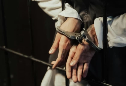 Таразда 22 жастағы жігіт өз анасын зорлады деген күдікке ілінді