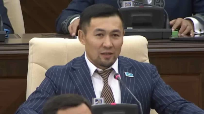 Қазақстанда депутаттарға мінберді жеке мәселелер үшін қолдануға тыйым салынады