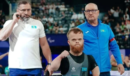 Давид Дегтяров үш дүркін әлем чемпионы атағына қол жеткізді