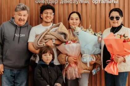 "Таусоғарды алып шықтық": Айжұлдыз Адайбекова перзентханадан шықты