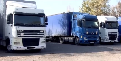 Қазақстандық жүздеген жүк көлігі шетелдік рұқсат бланкілеріне байланысты қатынай алмай отыр