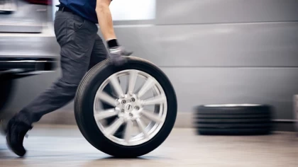 Алматылықтар көліктің дөңгелегін ауыстыру бағасы күрт өскенін айтып, шағымданды