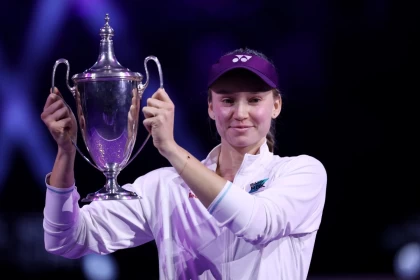 Рыбакина әлемнің бірінші ракеткасын жеңіп, WTA маусымдық финалының чемпионы атанды